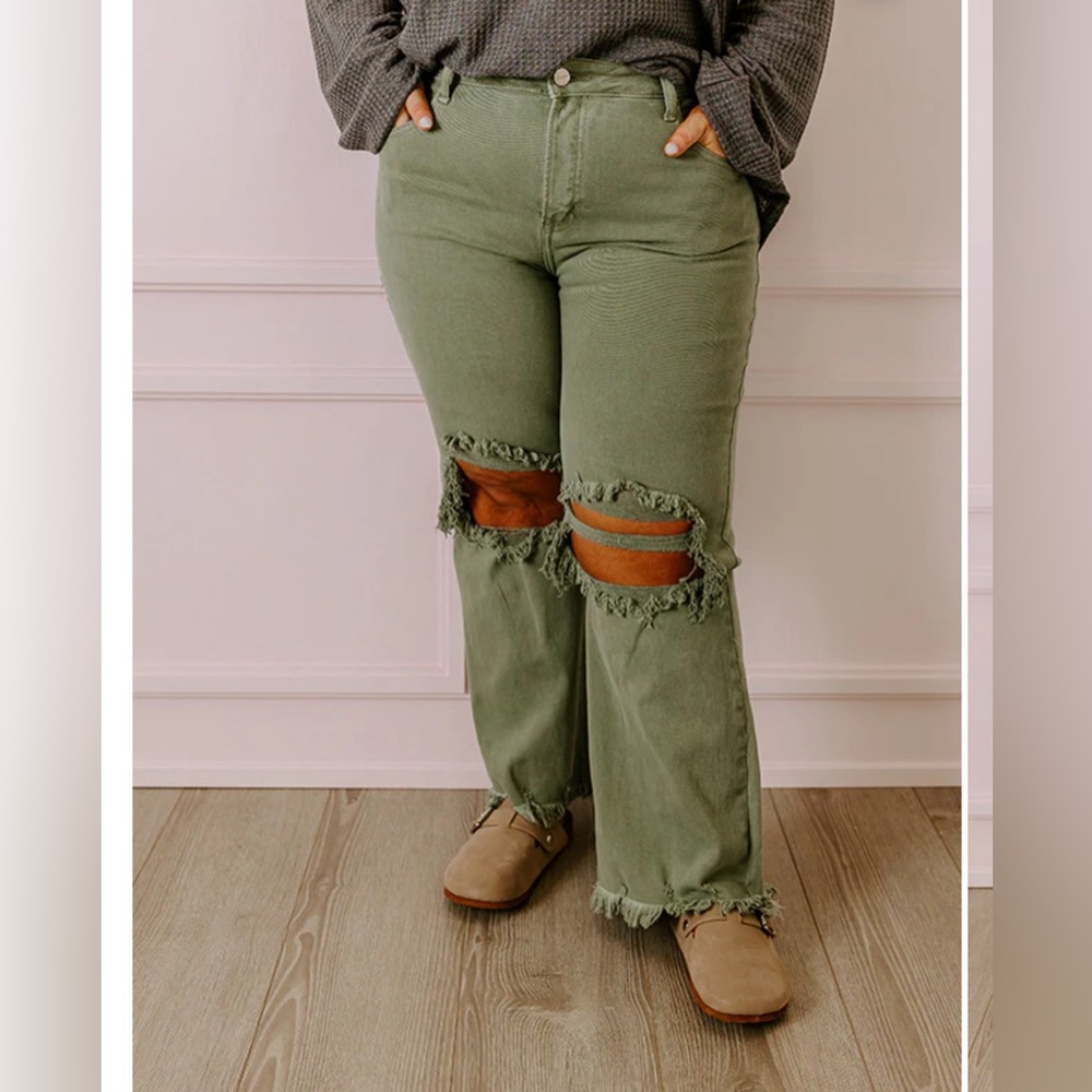 NWT RISEN DESIGNER Olive Distressed Jeans
